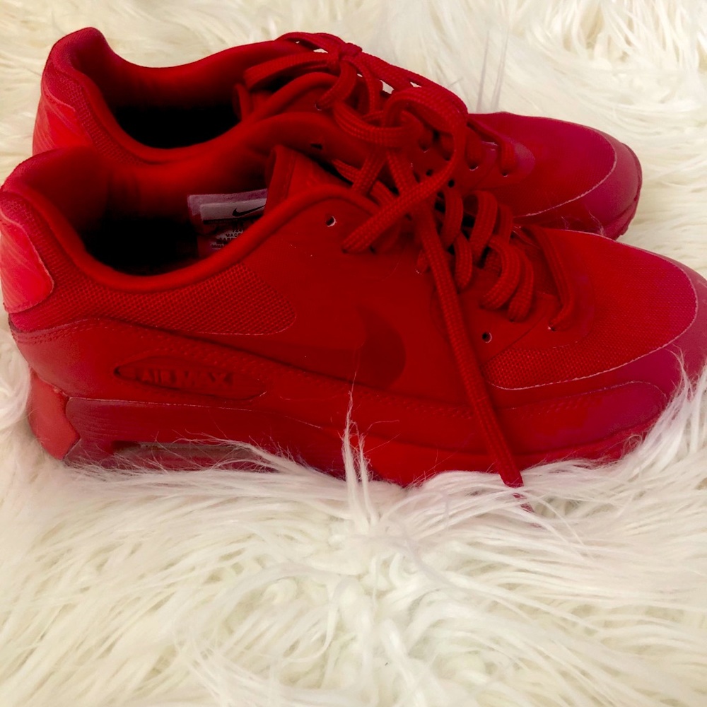 Red Nike Airmax